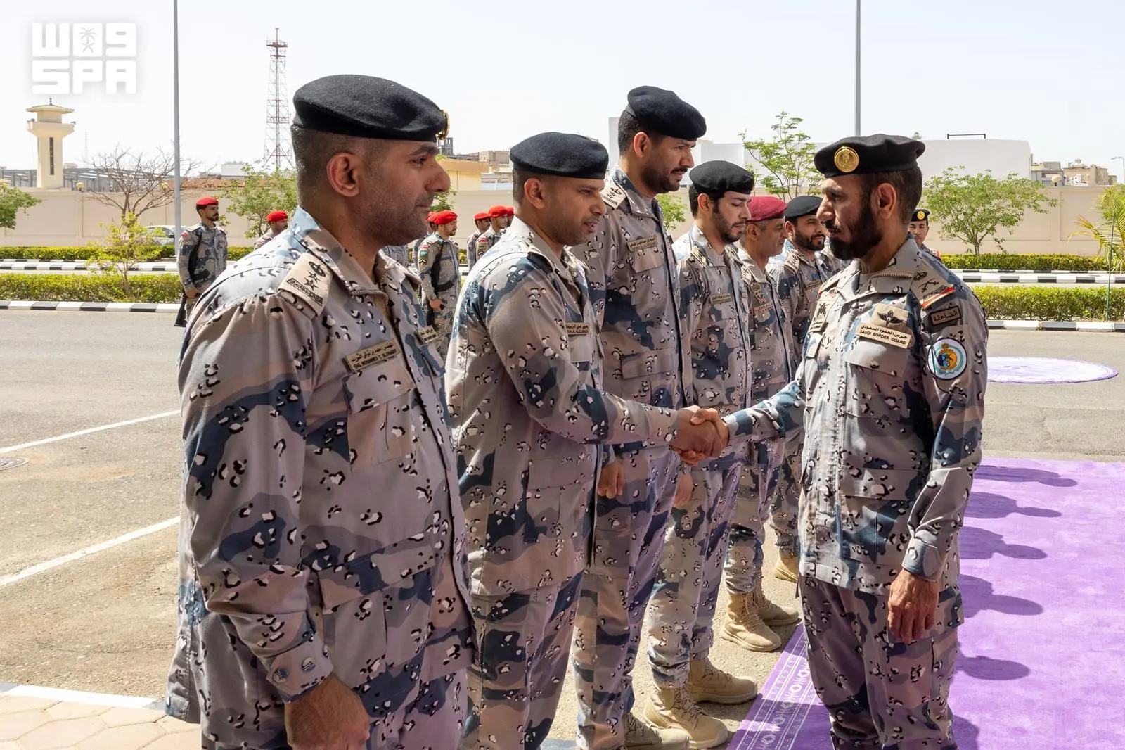 مدير حرس الحدود يتفقد قيادة مكة المكرمة وينقل تحيات وزير الداخلية للمنسوبين