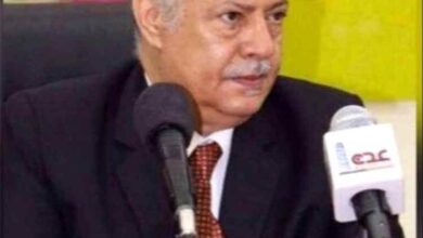 مستشار رئيس مجلس القيادة يشيد بالإجراءات الحكومية الأخيرة ويؤكد أهميتها في تحسين الأوضاع المعيشية