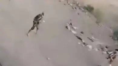 مسلحون حوثيون يقتحمون منزلاً في القفلة وسط إطلاق نار كثيف