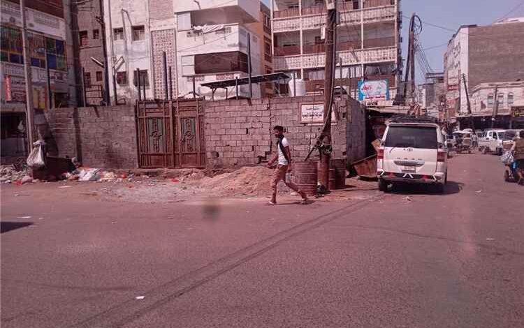 مصادر عمالية بشركة النفط في عدن تكشف حقيقة أرضية الهاشمي وتؤكد: التأجير لحمايتها من هوامير الأراضي