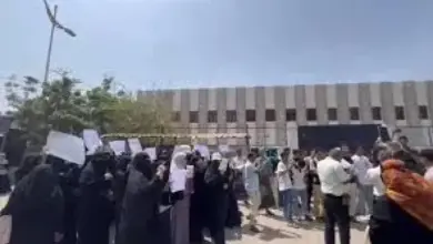 معلمو ”عدن” المتعاقدون يُنظّمون وقفة احتجاجية أمام المحافظ غداً.. ومطالبان على الطاولة