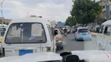 موكب عرس يقطع شارع الستين في صنعاء ويشل حركة المرور