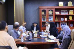 نائب وزير الصناعة والتجارة يناقش ضبط أسعار السلع الأساسية وتعزيز الرقابة الميدانية في المحافظات