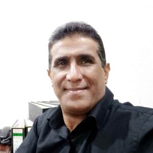 ناشط سياسي يحذر من تفاقم معاناة المواطنين في عدن وسط تأخر الرواتب وتدهور الخدمات