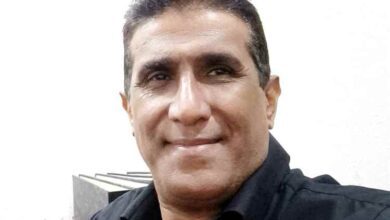 ناشط سياسي يحذر من تفاقم معاناة المواطنين في عدن وسط تأخر الرواتب وتدهور الخدمات