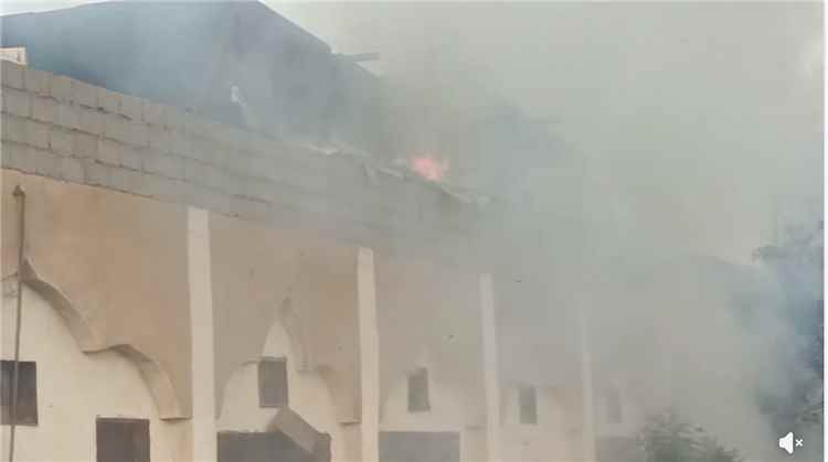 نشوب حريق بالشيخ عثمان