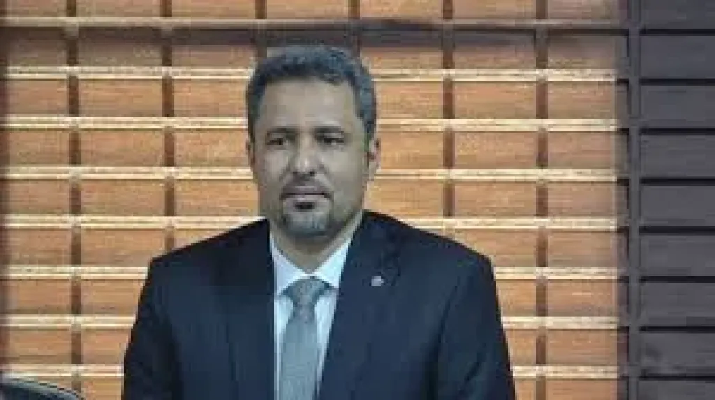 نيابة لحج تستدعي الناشط رؤوف الصبيحي للمثول أمامها بتهمة ”إهانة المحافظ”