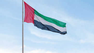هجمات إيرانية تستهدف الإمارات.. صواريخ ومسيرات وحريق في الفجيرة النفطي