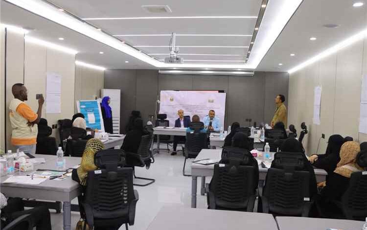 وزارة التربية والتعليم بعدن تقيم دورة تدريبية حول أساليب التقويم الحديثة في الممارسة التعليمية