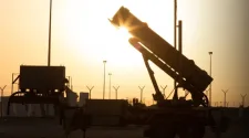 وزارة الدفاع السعودية تعلن اعتراض 3 مسيّرات دخلت أجواء المملكة من العراق