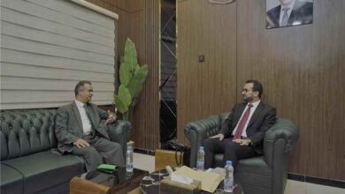 وزير الخدمة المدنية يبحث مع السفير الليبي سبل تعزيز التعاون المشترك