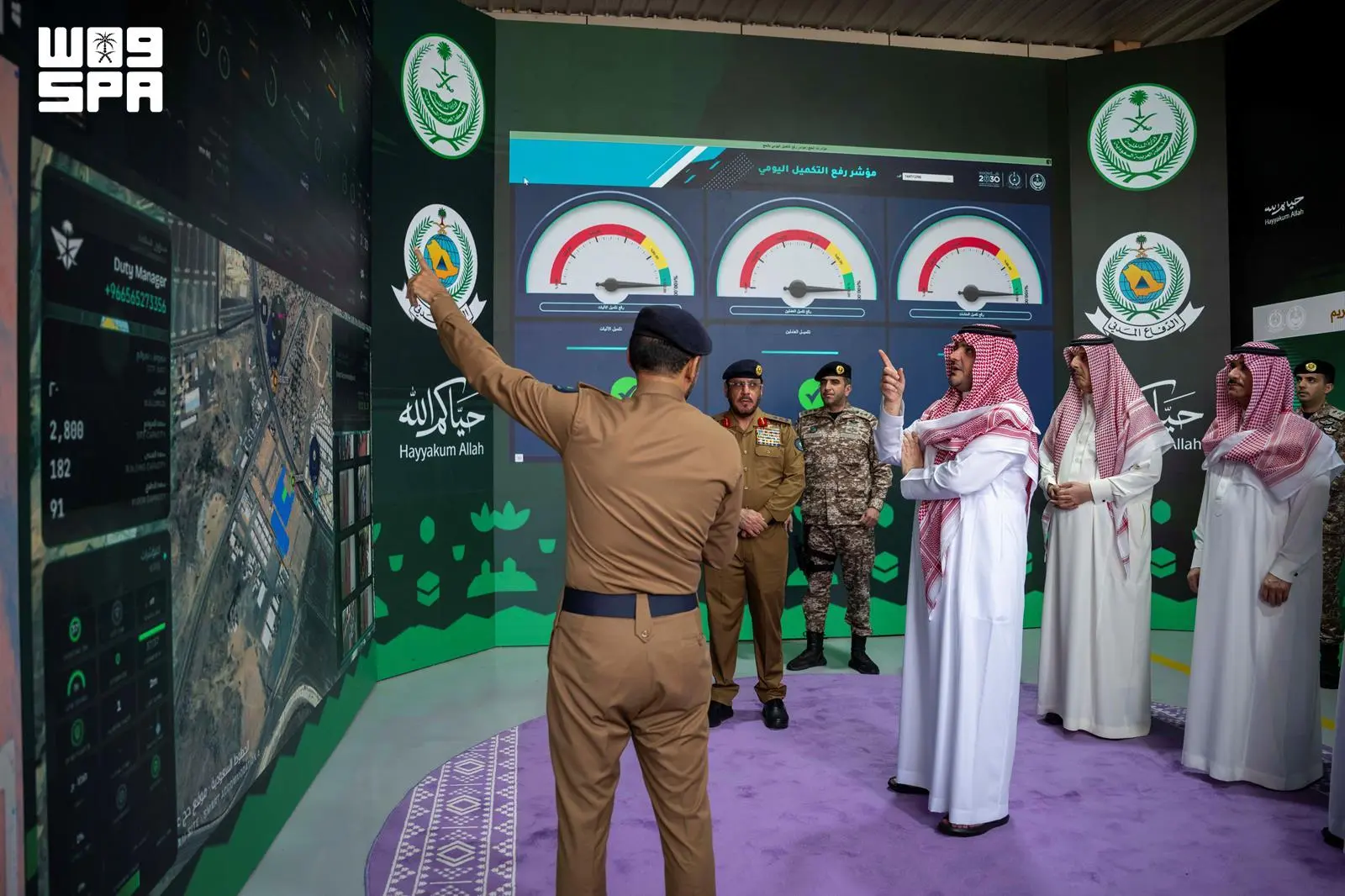 وزير الداخلية يتفقد جاهزية الدفاع المدني في منى ويطّلع على أنظمة التنبؤ بالمخاطر
