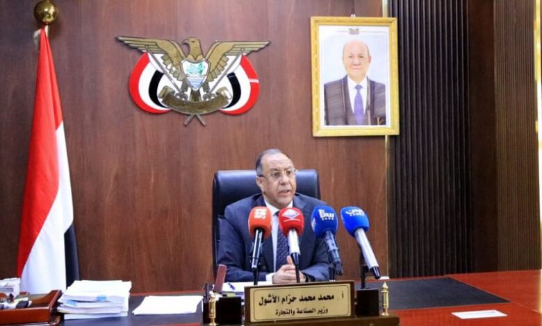 وزير الصناعة: السلع الأساسية لن تتأثر بتحريك سعر الدولار الجمركي وهناك لجان رقابة لضبط الأسواق ومنع الاحتكار