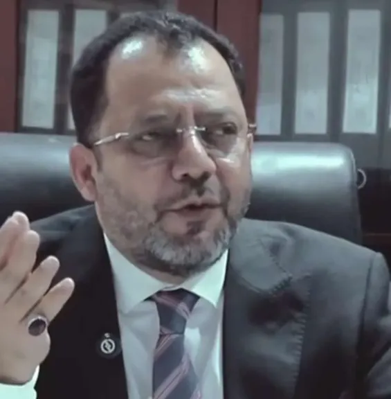 وزير الكهرباء يطلق مشروع عدادات الدفع المسبق في سقطرى ضمن خطة شاملة لتطوير القطاع
