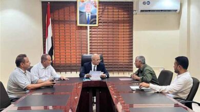 وزير المياه والبيئة يطلع على أوضاع فرع مؤسسة المياه والصرف الصحي بعتق