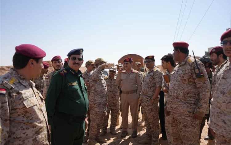 وزيرا الدفاع والداخلية يزوران الفرقة الثالثة قوات طوارئ في الوديعة بحضرموت