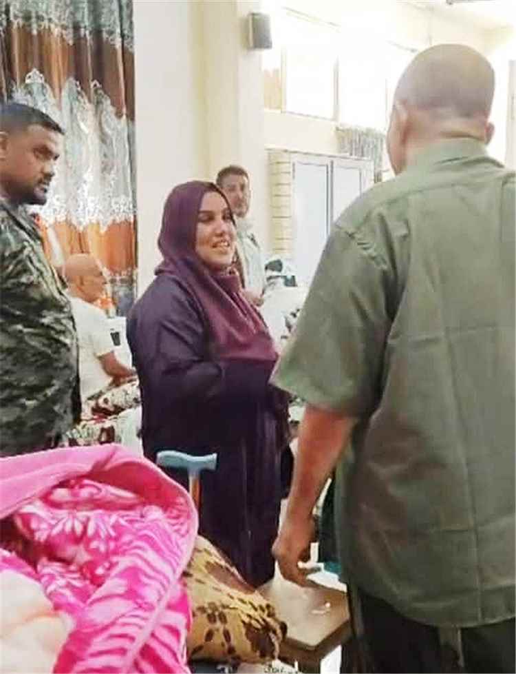 وزيرة الدولة لشؤون المرأة تزور دار رعاية المسنين بعدن وتطلع على أوضاع النزلاء