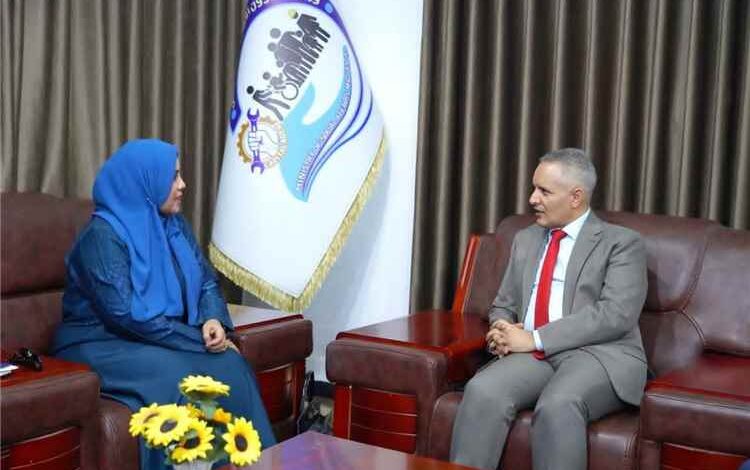 وزيرة الدولة لشؤون المرأة تلتقي مع وزير الشؤون الاجتماعية لمناقشة تعزيز التعاون المشترك في قضايا المرأة والمجتمع