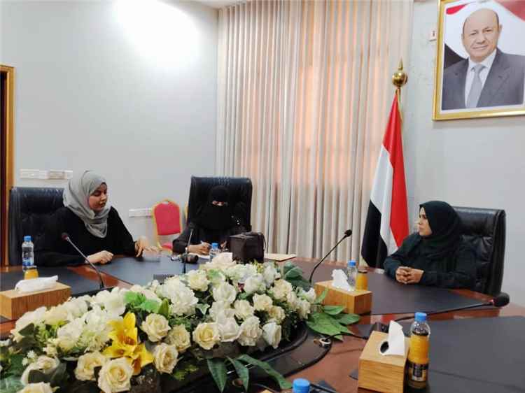 وزيرة الدولة لشؤون المرأة تناقش مخرجات القمم النسوية وتمكين المرأة اقتصاديًا