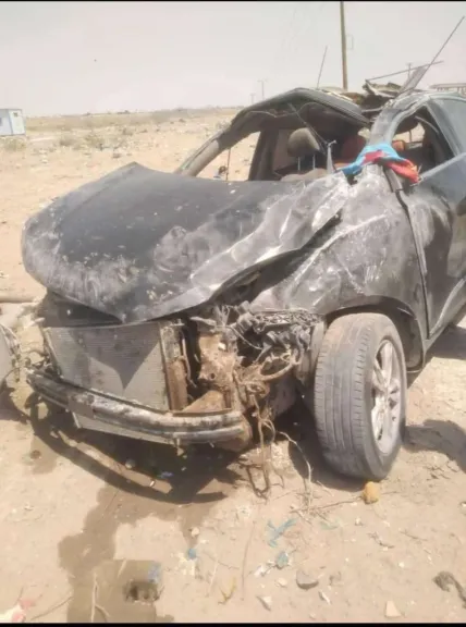 وفاة شخص وإصابة ناشط بجروح خطيرة في انقلاب مركبة على طريق عدن – لحج