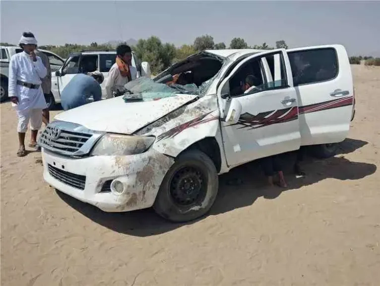وفاة طالب وإصابة آخرين في حادث سير مأساوي بوادي بلحارث بشبوة