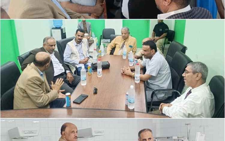 وفد رفيع من عمادة كلية الطب عدن وإدارة المخيمات بوزارة الصحة يزورون هيئة مستشفى الرازي أبين