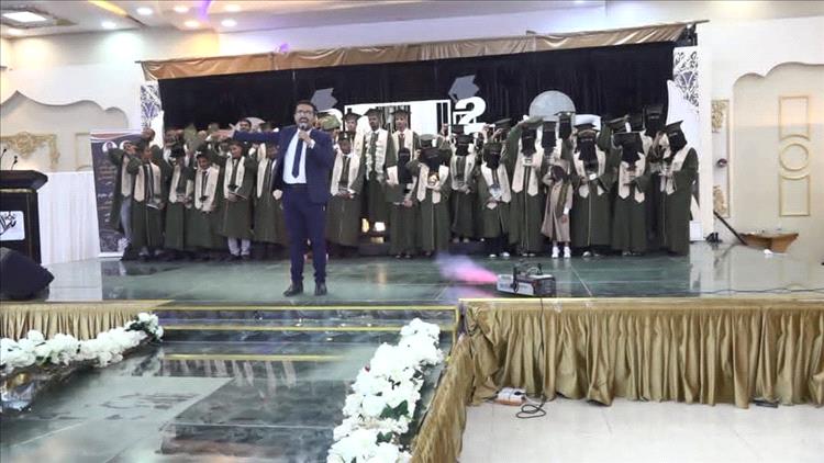 وكيل المهرة يشهد حفل تخرج 49 طالبًا وطالبةً من أبناء المحافظة في حضرموت