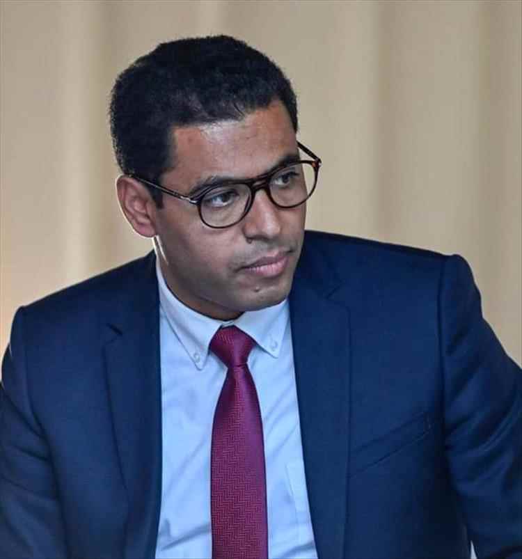‏اليمن.. الرجل المريض الذي مُنع من الموت والتعافي.. باحث يفجر أسئلة صادمة عن الدولة والكانتونات والانهيار الكبير