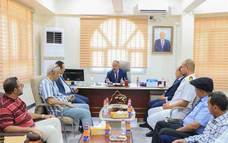 وزير النقل يتفقد مستوى الانضباط الوظيفي بديوان الوزارة والمؤسسات التابعة لها عقب إجازة عيد الأضحى المبارك