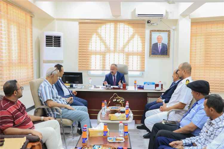 وزير النقل يتفقد مستوى الانضباط الوظيفي بديوان الوزارة والمؤسسات التابعة لها عقب إجازة عيد الأضحى المبارك