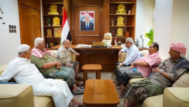 الخنبشي يطلع أعضاء مجلسي النواب والشورى على مستجدات الأوضاع بحضرموت ويستعرض جهود تحسين الكهرباء وتعزيز الأمن.