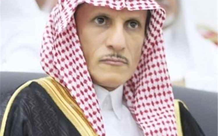 أحمد الفيفي يطرح تساؤلًا بشأن المسيئين للسعودية العاملين داخل أراضيها