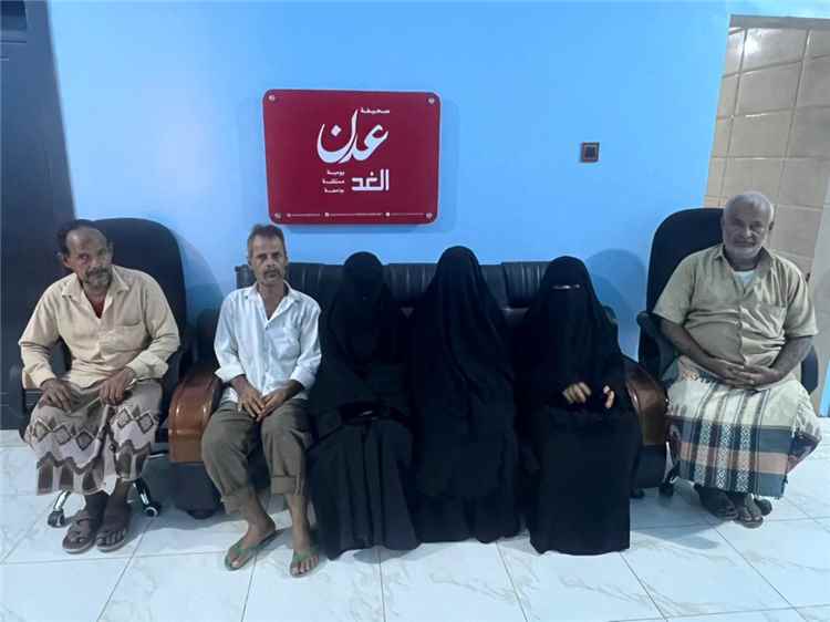 أسرة في عدن تناشد الجهات الأمنية التدخل لوقف خلاف أسري حول منزل وممتلكات