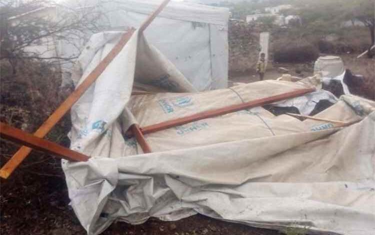 أمطار غزيرة تلحق أضراراً واسعة بمخيم للنازحين في تعز