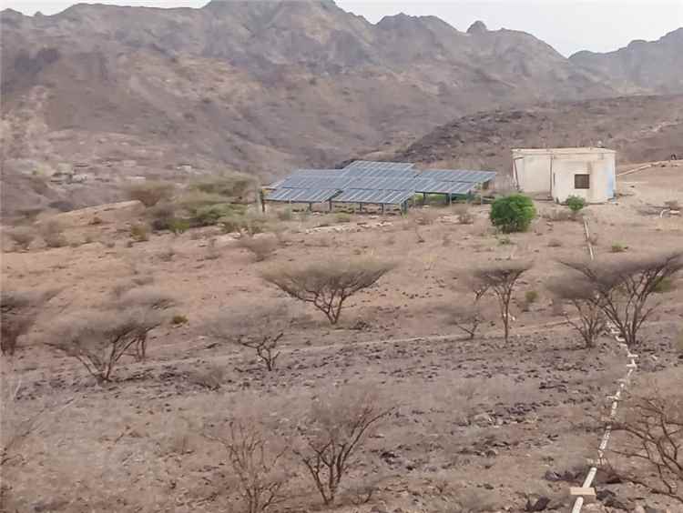أهالي منطقتي مخران وريمة يناشدون إنقاذ مشروع المياه بعد توقفه وتهديد 1200 أسرة بالعطش