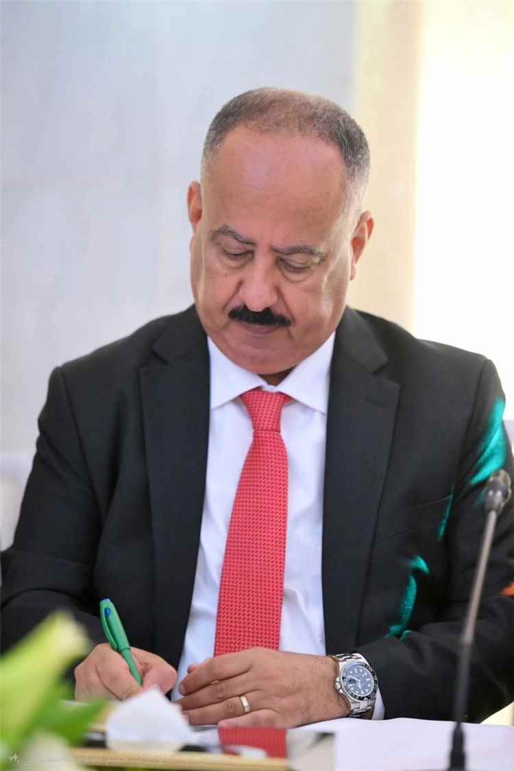 إعلان حكومي بتوجيهات لفتح الأجواء اليمنية واستئناف الرحلات عبر مطار عدن الدولي