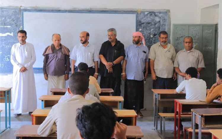 الأمين العام لمحلي القطن ومدير التربية يدشنان اختبارات إنهاء شهادة الثانوية العامة بالمديرية