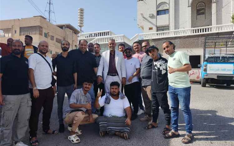 الإفراج عن الناشط سمير الأبي عقب احتجاز دام ساعتين في شرطة كريتر بعد توقيفه على خلفية دعوات احتجاجية
