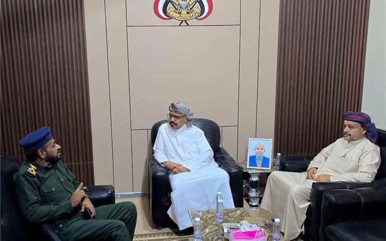 التميمي مدير عام مصلحة شؤون القبائل يلتقي مدير عام الأحوال المدنية بالوادي والصحراء العميد سعيد الخنبشي