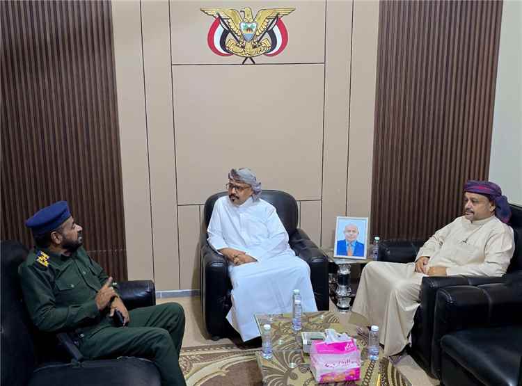 التميمي مدير عام مصلحة شؤون القبائل يلتقي مدير عام الأحوال المدنية بالوادي والصحراء العميد سعيد الخنبشي