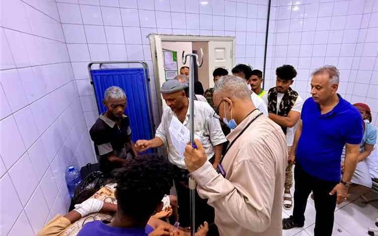 الجاوي يزور الطفل المصاب في اشتباك قوة أمنية واحد المطلوبين في اغتصاب الأطفال