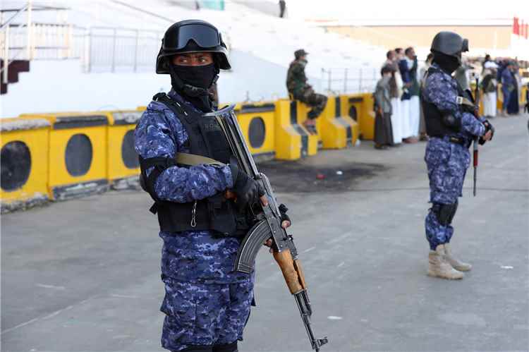 الحوثيون يسعون لترميم واجهتهم المتآكلة بحكومة جديدة