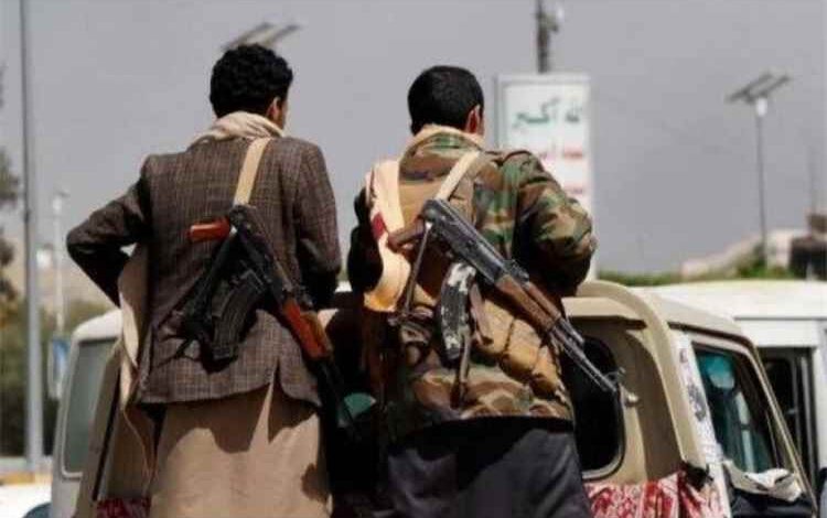 الحوثيون يعلنون تشييع قياديين عسكريين برتبة عقيد وسط غموض حول ملابسات مصرعهما