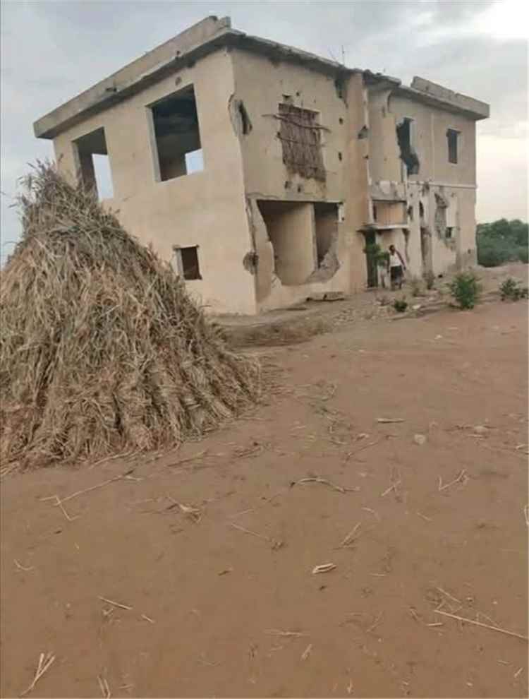 الحوثيون ينهبون محتويات منزل الرئيس الراحل عبدالله السلال في الحديدة