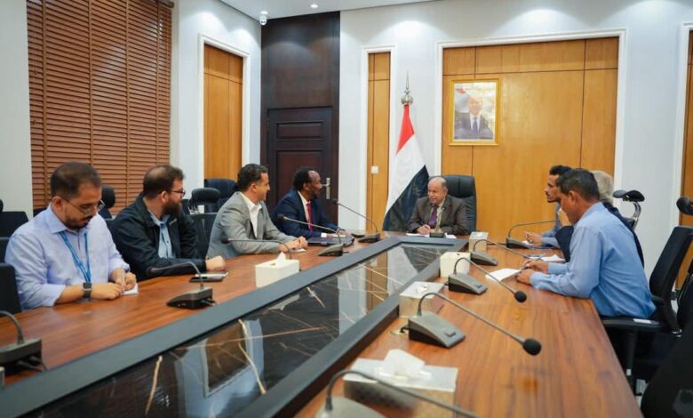 الخنبشي يبحث مع برنامج الغذاء العالمي توسيع التدخلات الإنسانية ودعم الفئات الأكثر احتياجاً