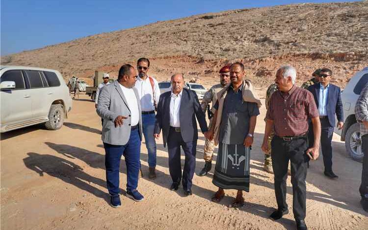الخنبشي يتابع جاهزية محطة الكهرباء الإسعافية بساحل حضرموت.. وإنجاز المشروع يصل إلى 80%