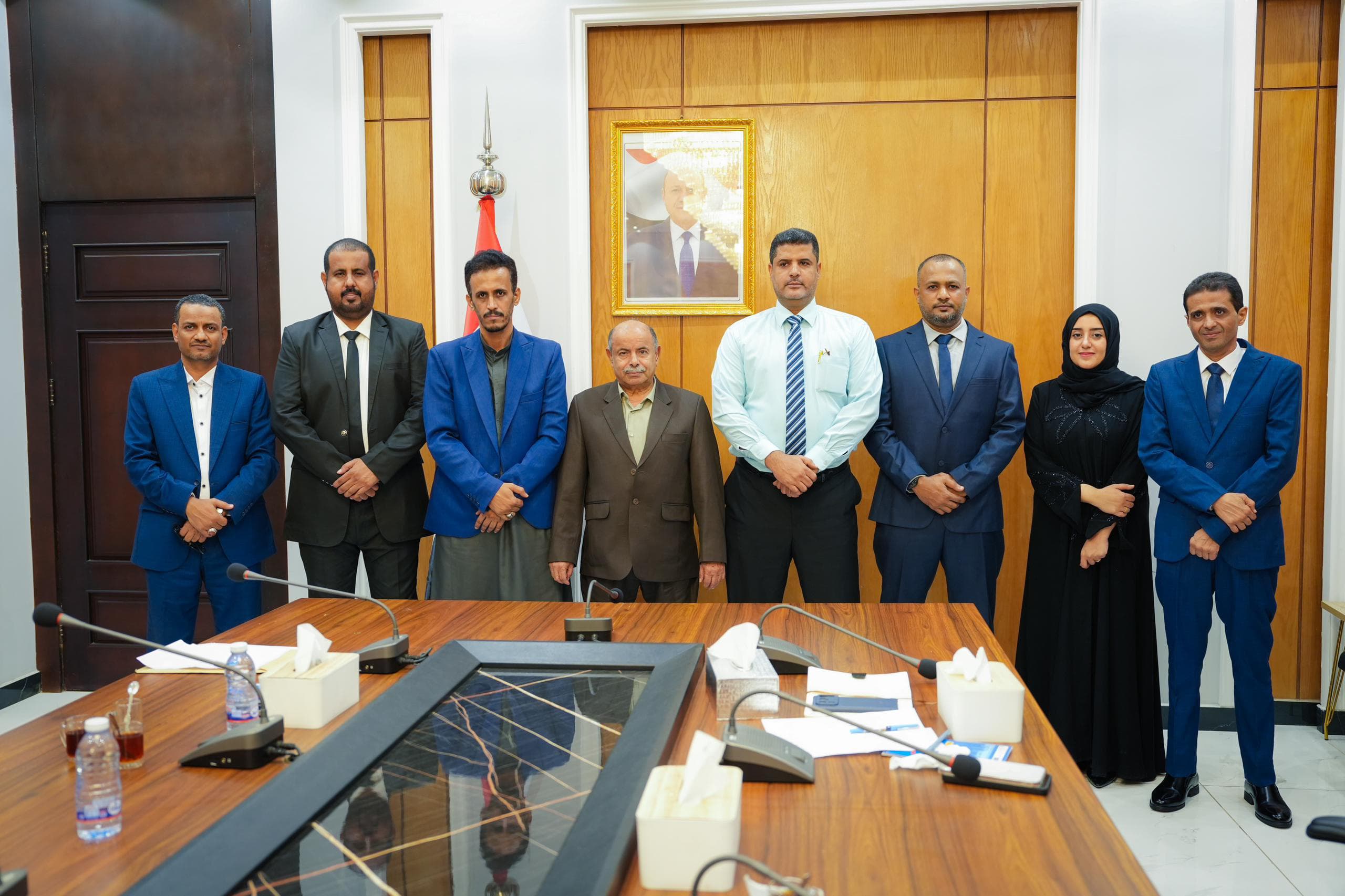 الخنبشي يجتمع بوكلاء حضرموت الجدد ويؤكد أهمية تعزيز الخدمات والتنمية