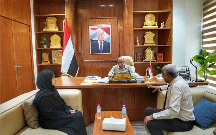 الخنبشي يشيد بجهود المجلس اليمني للتخصصات الطبية بحضرموت في تأهيل الكوادر الصحية وتطوير برامج الدراسات العليا