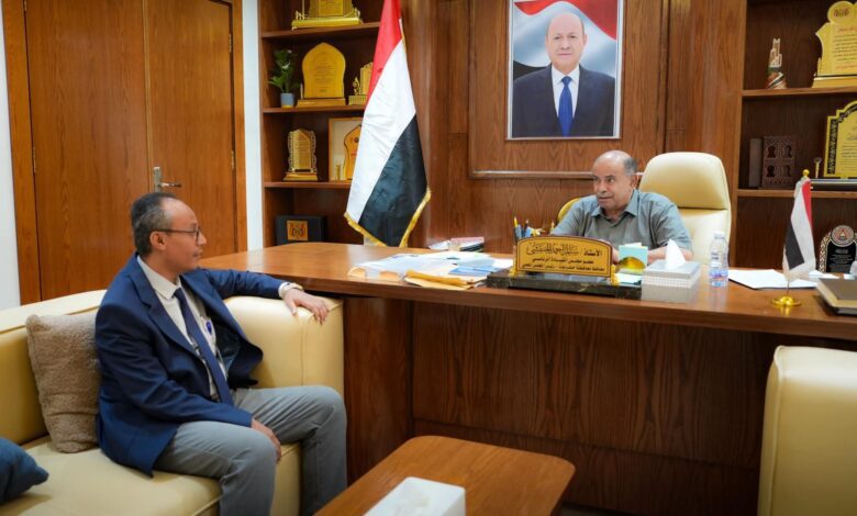 الخنبشي يطّلع على أوضاع مطار الريان ويؤكد أهمية توسيع الرحلات واستكمال التأهيل