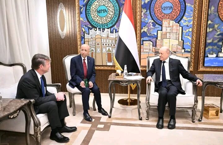 الرئيس يبحث مع شركة هنت فرص الاستثمار في القطاع النفطي ويؤكد على تقديم كافة التسهيلات
